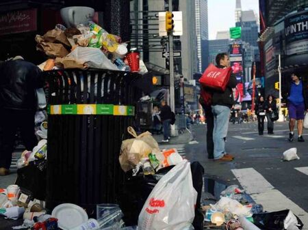 В Ню Йорк слагат край на "24-часовия бюфет за плъхове", ще имат контейнери за боклук