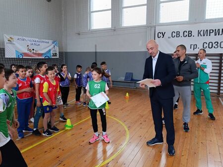 Кметът на Созопол Тихомир Янакиев награди най-малките спортисти