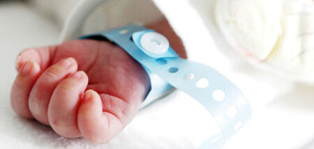 Едно от бебетата, станали жертва на коклюш, е постъпило с белези на сепсис в болницата