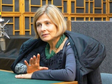 Утре Маргарита Петкова представя премиерно новата си книга „Тъй рече Виктор“ в Бургас