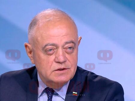 Ген. Атанасов: Кой натисна копчето на Радев, наричат го президента Боташ заради заробващата сделка