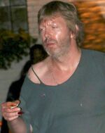 Той не е пропаднал пияница, а син на една от най-големите знаменитости в света