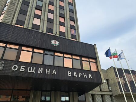 Икономическа полиция влезе в Община Варна