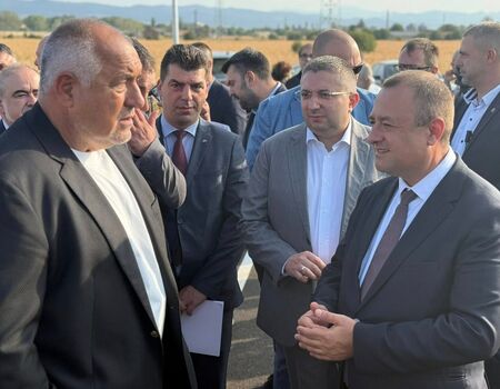 Утре Маргарита Петкова представя премиерно новата си книга „Тъй рече Виктор“ в Бургас