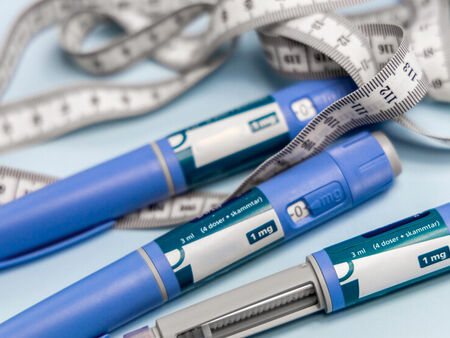 Над 8000 души си поставят инжекции за диабет, за да отслабнат. Други си слагат ботокс у дома