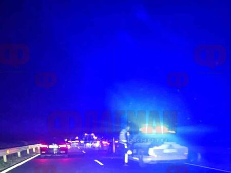 Извънредно! Верижна катастрофа край Сарафово