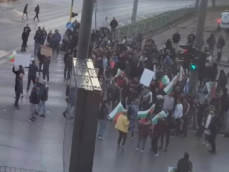 Съпругата на Пламен Бобоков блесна в галерията на Ники Младжов (СНИМКИ)