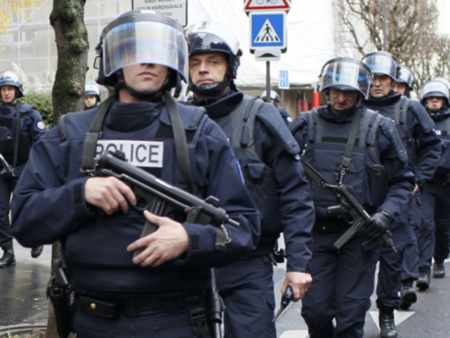 Скандалът, с арестуваните в Париж българи, се разраства