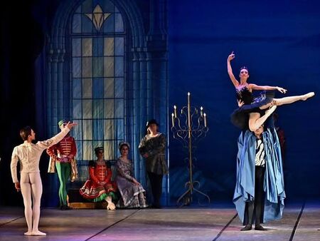 Боряна Петрова и Емил Йорданов блестят в „Лебедово езеро“ в Бургас