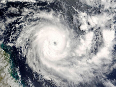 Хибрид между ураган и средиземноморска буря със сила 160 км/ч може да удари Балканите