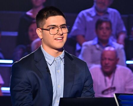 Виктор Илчев от Немската гимназия в Бургас в „Златната лига“ на Стани Богат