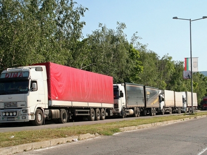 Забраняват движението на тирове за Великден