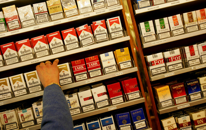 Обраха 110 кутии цигари от магазин в Черномоерц