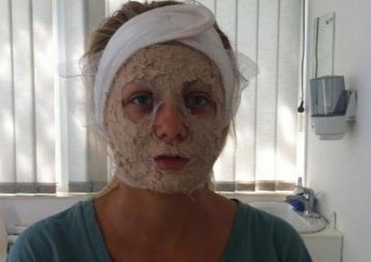Венета Райкова опъва кожа с маски за лице (виж снимката)