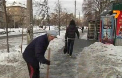 Студът взе 61 жертви в Украйна