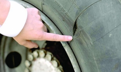 Бесен съсед наряза гумите на 30 коли в София