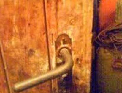 61-годишен бургазлия спипа крадец докато рови в мазето му