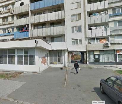 Разбит е офис на "Общински имоти" в бургаския ж..к. "Изгрев"