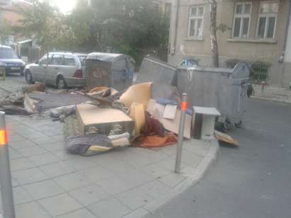 Община Бургас: До края на деня вехториите в центъра ще бъдат разчистени