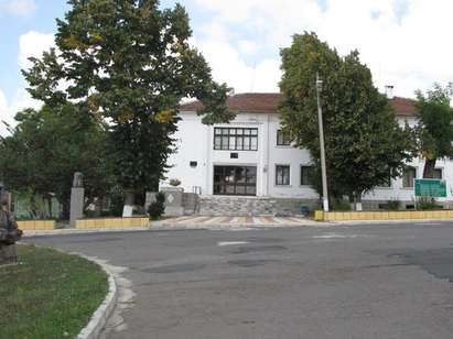 Община Приморско ремонтира читалището в с. Ясна поляна със средства от ЕС
