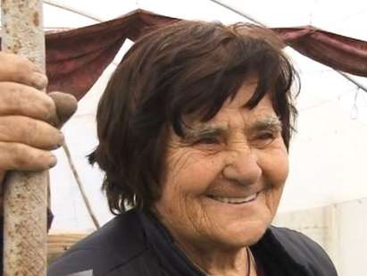 77-годишна българска поставя рекорд по трудолюбие, спи с пистолет и не се страхува от нищо