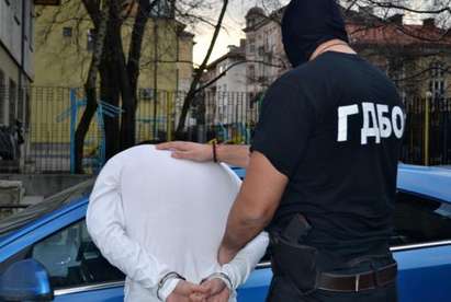 Наркодилър нападна полицаи при арест в „Зорница”