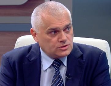 Валентин Радев: Тероризмът e основната опасност, за да предпазим гражданите,  ограничаваме права