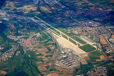 Затвориха летището в Щутгарт след като самолет, пристигащ от Варна, излезе от пистата