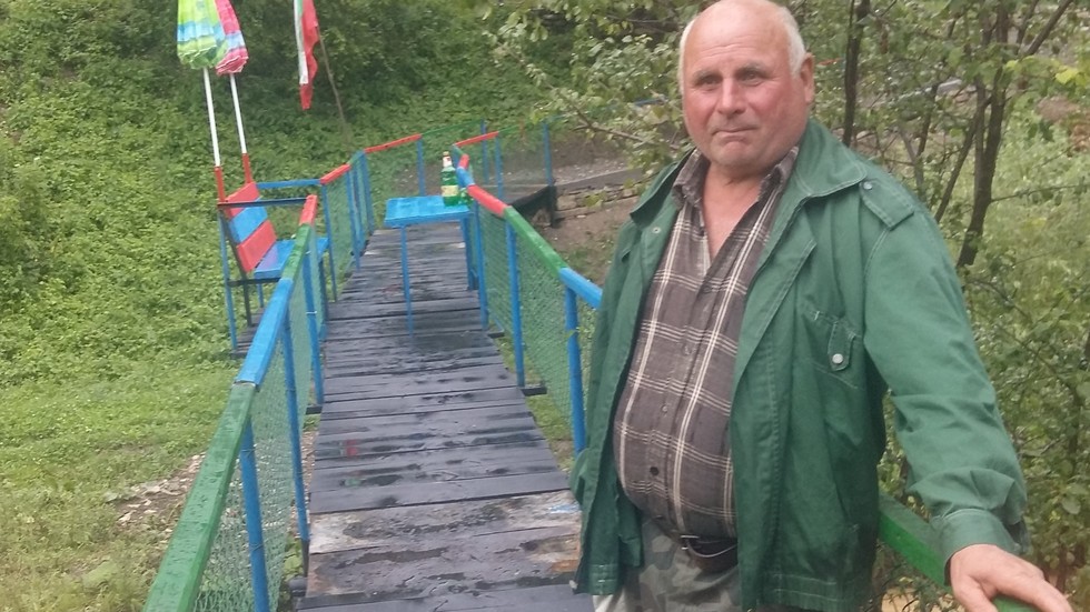 72-годишен инженер построи 28-метров мост в троянско село