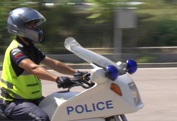 Полицай с мотор се изпотроши в София