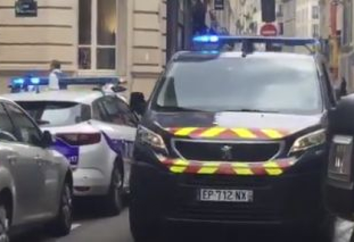 Нещо се случва в Париж! Полиция блокира част от френската столица
