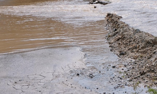 И днес: Издирват мъжа, изчезнал във водите на Искър