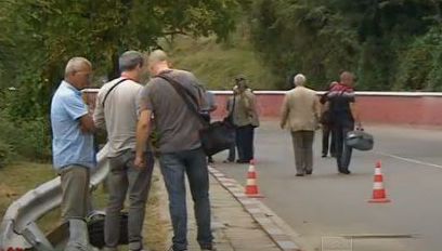 Спират движението на пътя за Своге, вземат проби от асфалта