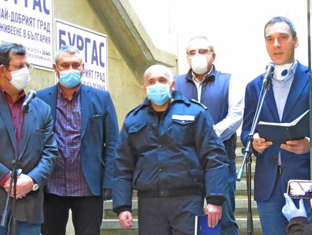 Община Бургас спира всички разплащания, приоритет са мерките за борбата с коронавируса