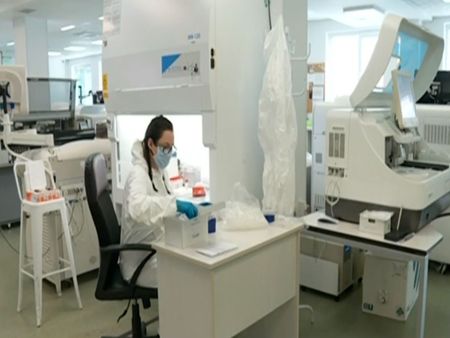 Генерал Мутафчийски открива лаборатория за диагностика на коронавирус в Пловдив