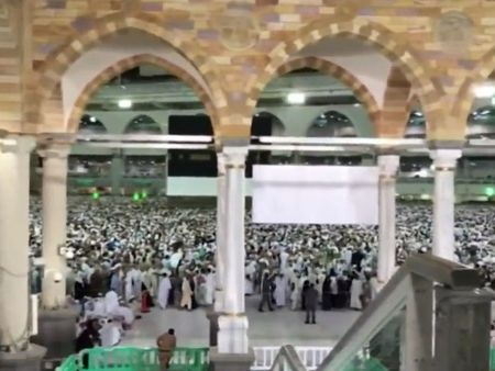 Забраниха на чужденците достъпа до Мека за Хаджа