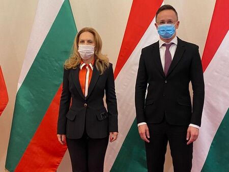 Вицепремиерът Николова проведе работна среща с министъра на външните работина Украйна