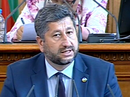 Христо Иванов: Гешев пак го няма при откриването на парламента, надявам се да си готви оставката