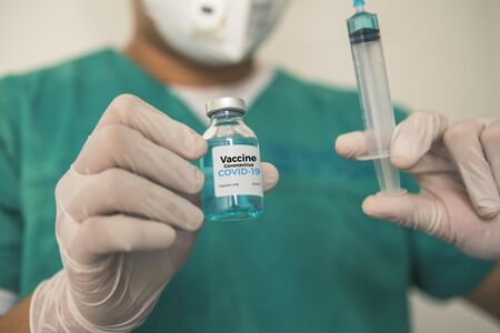 Над половината от пълнолетното население на ЕС е ваксинирано срещу COVID-19