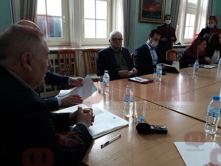 Областният управител на Бургас събра депутатите, за да обсъдят важните проекти за региона