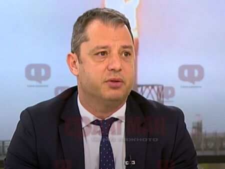 Делян Добрев: Врътне ли Русия кранчето, Чирен не може да ни спаси