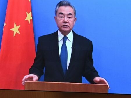 Китайският външен министър подкрепи Русия за Украйна