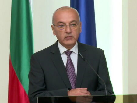 Гълъб Донев: Не губя равновесие от високото, служебното правителство не е „Б“ отбор