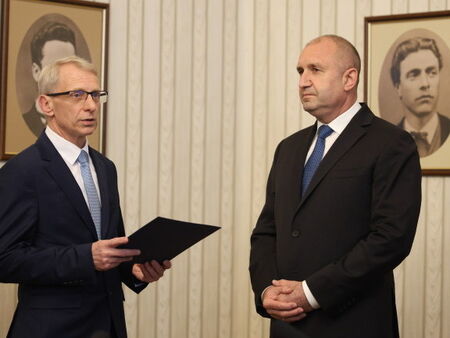 Росен Желязков ще насрочи извънредно заседание на НС Президентът Румен