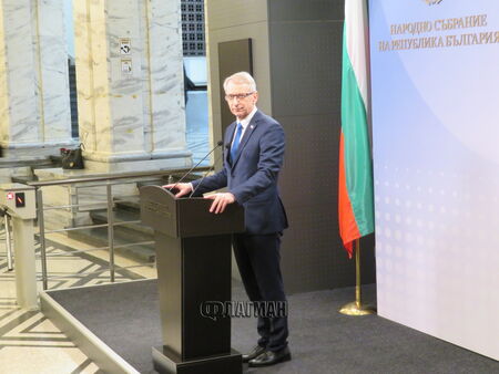 Премиерът Николай Денков обяви че лидерът на ГЕРБ Бойко Борисов