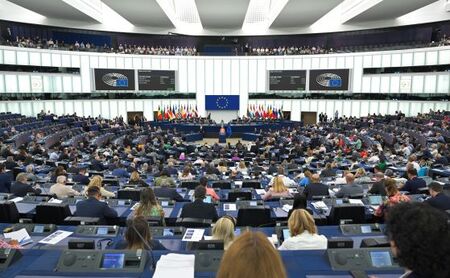 Става мазало: 24-годишен инфлуенсър от Кипър влиза в Европейския парламент (ВИДЕО)