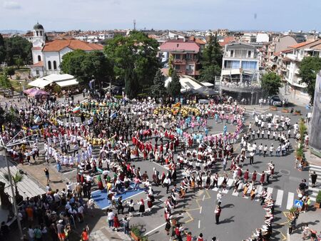 Празникът на българската музика и танц ще започне още на
