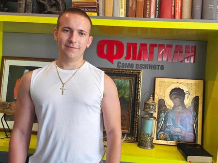 Чуйте и вижте това 19-годишно момче от Бургас - за 2 часа той спаси 2 човешки живота (ВИДЕО)