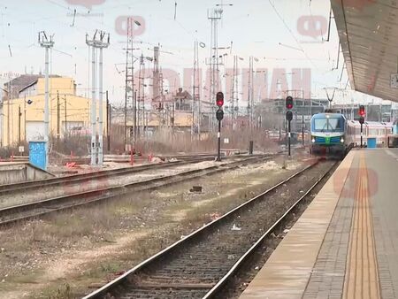 Влак с новите вагони на БДЖ тръгва за пръв път, ще пътува до Бургас