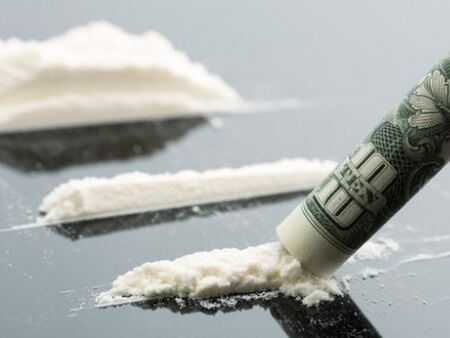 Открити са 4 грама кокаин 49 годишният мъж е шофирал